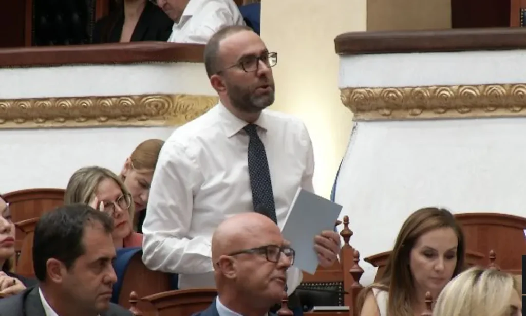 “S’e kam për turp”/ Bardhi-Peleshit: Ke deklaruar se jeton me qira, por ke vilë me Belinda Ballukun
