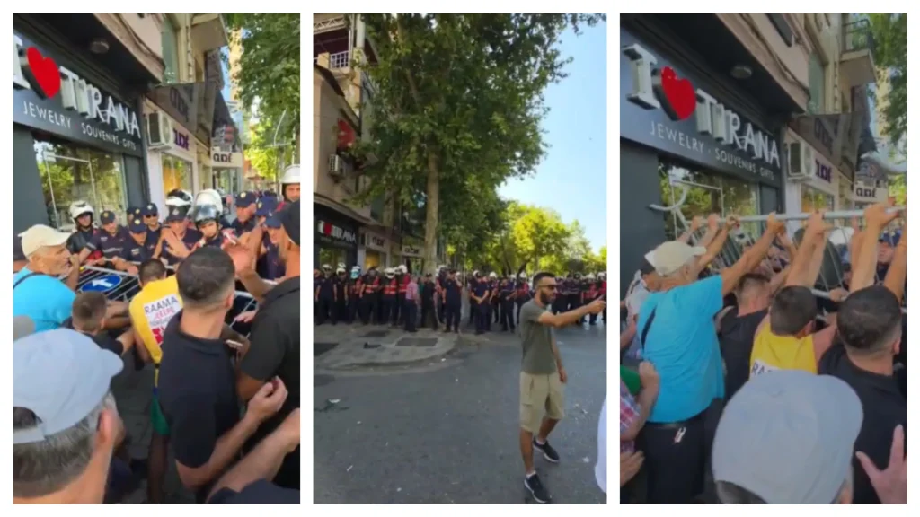 Tensione në tubimin para Kuvendit. Protestuesit heqin gardhin metalik, hedhin vezë e domate