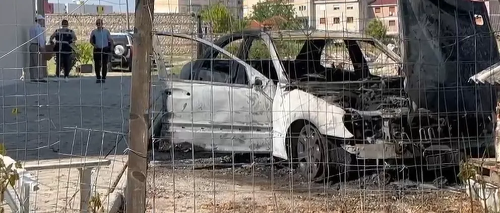 “S’jam sjellë mirë”- U gjet i pajetë në makinën e shkrumbuar, shënimi që la 66-vjeçari (Pamjet e rënda)