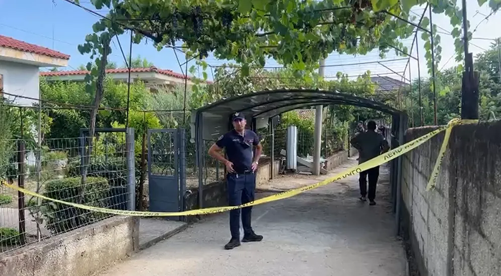 Pasi qëlloi ish-vjehërrit, 35-vjeçari mori peng ish-gruan, detaje nga krimi i rëndë në Fier! Autori ka armën e gjahut me vete