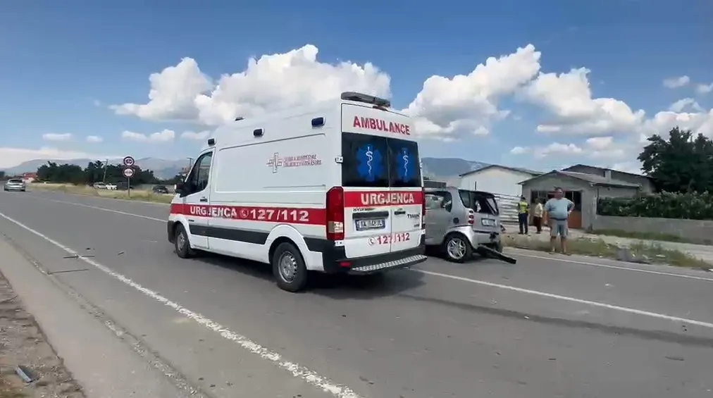 Aksident në aksin Korçë-Pogradec, përplasen 3 makina