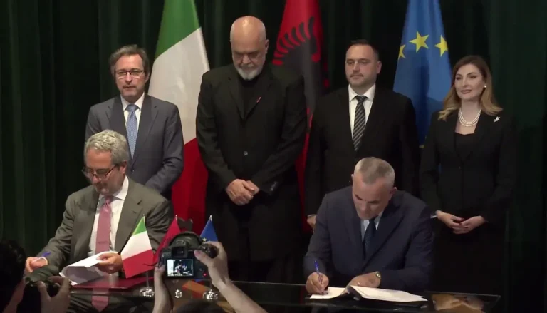 Lidhjet e dyshimta dhe historia e korrupsionit/ Çfarë fshihet pas bashkëpunimit Fincantieri-KAYO? Sa do të fitojë miku i Ramës, D’Alema?!