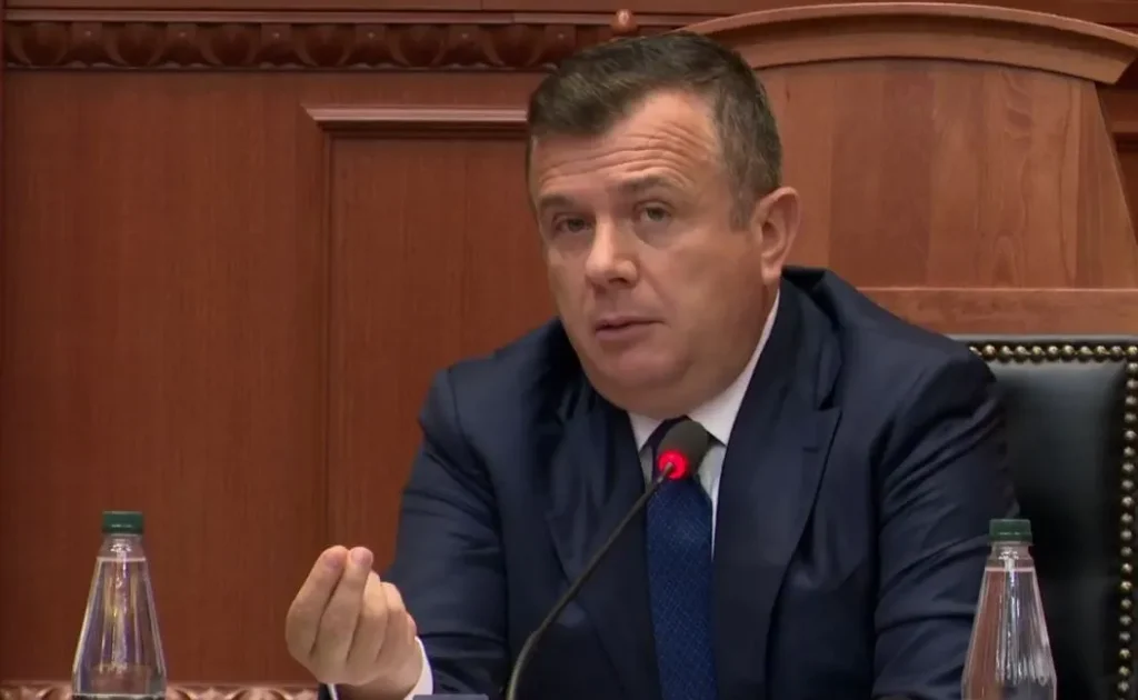 Metamorfoza e Tao Ballës: Sot mbron “shitjen”, ndërsa në opozitë dilte kundër investimit në Zvërnec: Po dëmtojnë turizmin