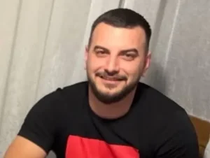(EMRI) Shqiptari gjendet i vdekur në rrugë në Angli, dyshohet se është vrarë