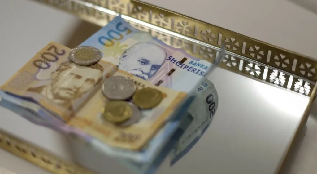 Çfarë fshihet pas forcimit rekord të lekut?