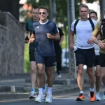 VIDEO/ Macron bën vrap në rrugët e Ankarasë para samitit të NATO-s