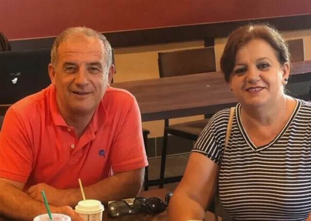 FOTO/ Ky është çifti i bashkëshortëve që u vranë nga ish-dhëndri! 51-vjeçarja ishte mësuese